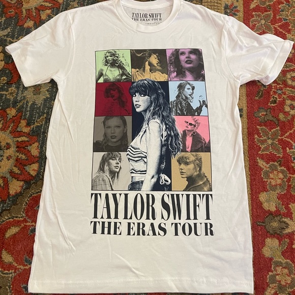 TS Eras Tour (XS) - Brand New - Picture 1 of 3